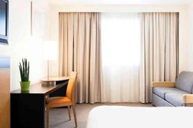 Novotel Nantes Centre Bord de Loire - photo 10