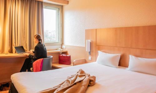 ibis Nantes Centre Gare Sud - photo 1