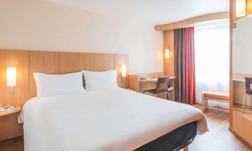 ibis Nantes Centre Tour Bretagne - photo 1